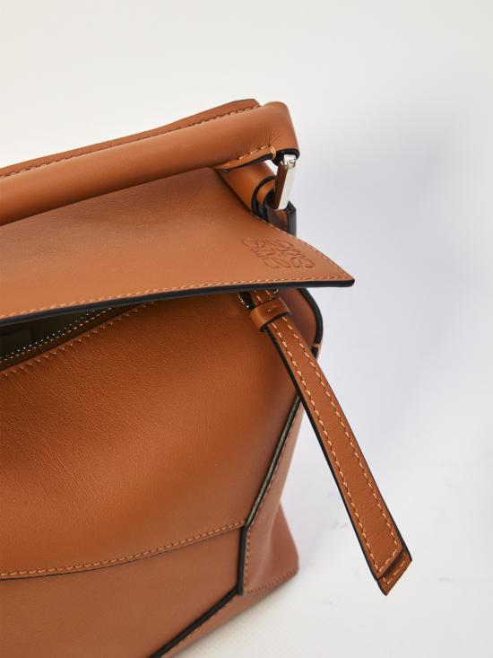 26FW 로에베 클래식 카프스킨 스몰 퍼즐 엣지백 A510P60XAC BROWN - LOEWE