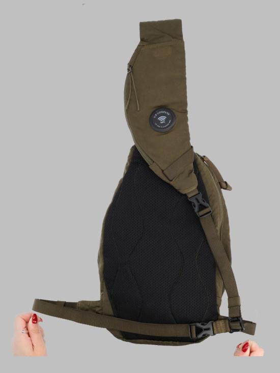 26FW 씨피 컴퍼니 나일론 B 슬링백 21CMAC735A 005269G683 GREEN - C.P. COMPANY