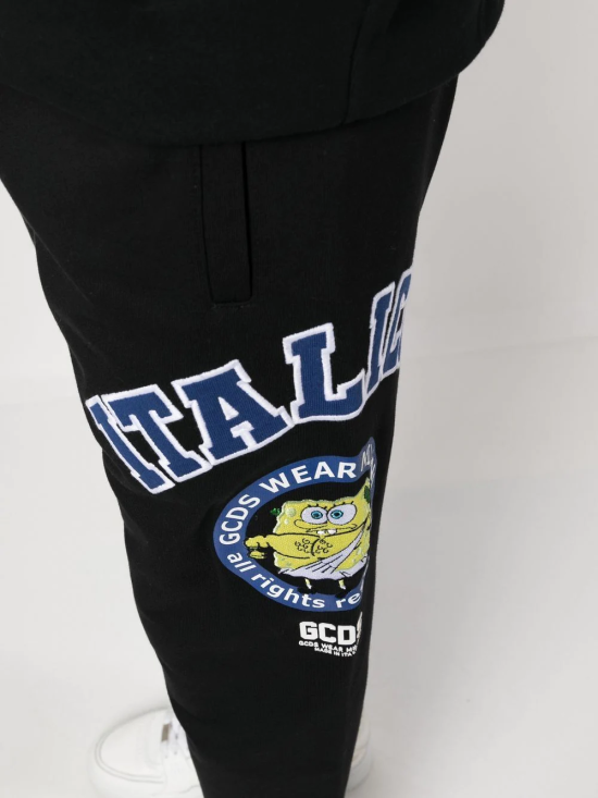  지씨디에스 트레이닝/조거 팬츠 SB23U290174 BLACK 02 - GCDS