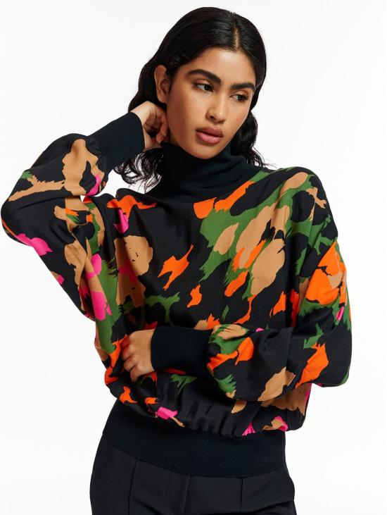  에센셜앤트워프 터틀넥 Top INV 2023 1773