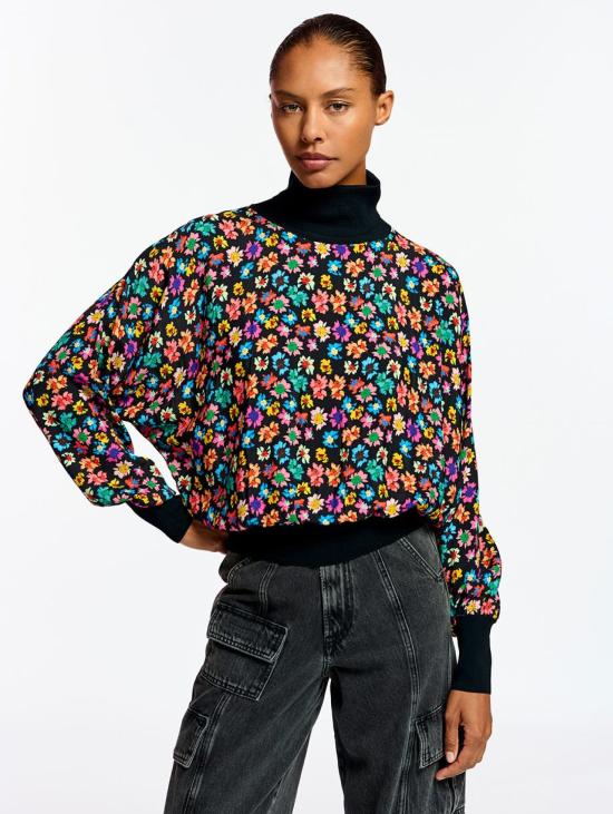  에센셜앤트워프 터틀넥 Top INV 2023 1768