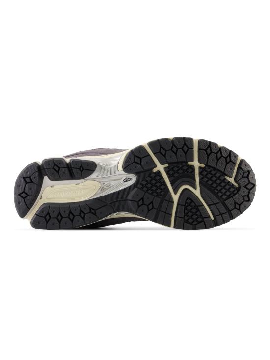  뉴발란스 2002R 스니커즈 M2002RSH - NEW BALANCE