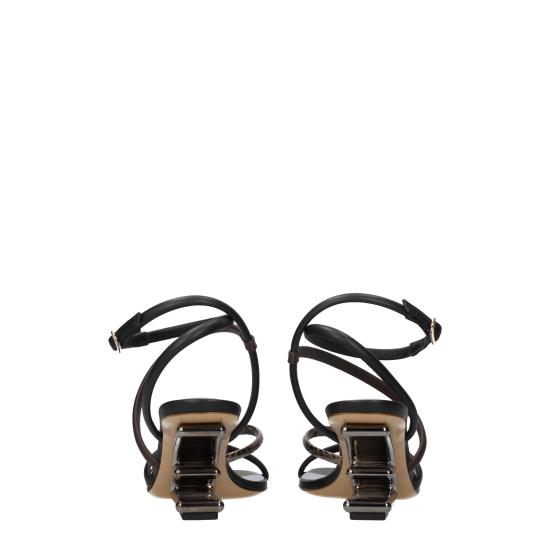 25SS 펜디 샌들 8X8278AHIUF1H0L - FENDI