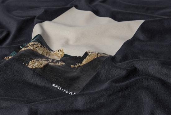  노스프로젝트 반팔 티셔츠 요하네스 오가닉 클리프 프린트 티셔츠 N01-0660 네이비 - NORSE PROJECTS