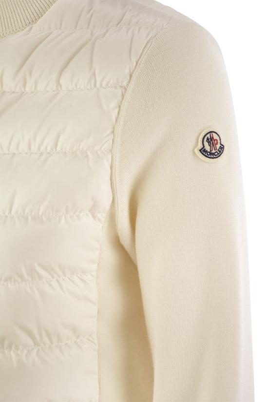 24FW 몽클레어 트레이닝 상의 J20939B00014 WHITE - MONCLER