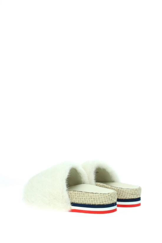  몽클레어 뮬/슬리퍼 슬리퍼와 클로그 에블린 퍼 베이지 - MONCLER