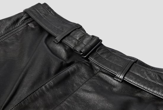 24FW 르메르 스트레이트 팬츠 가죽 벨트 트위스트 팬츠 - 소프트 나파 카우 가죽 PA1142 LL0095 다크 브라운 - LEMAIRE