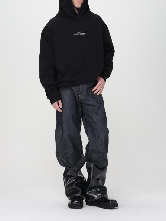 26SS 마르지엘라 업사이드 다운 자수 로고 후드 S50GU0167S25503 962 Black - MAISON MARGIELA