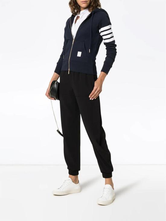 25SS 톰브라운 4바 루프백 저지 니트 엔지니어드 집업 후드  FJT001A00535 415 NAVY - THOM BROWNE