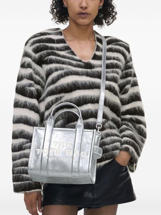  마크제이콥스 메탈릭 스몰 토트백 2F3HTT004H01 039 METALLIC SILVER - MARC JACOBS