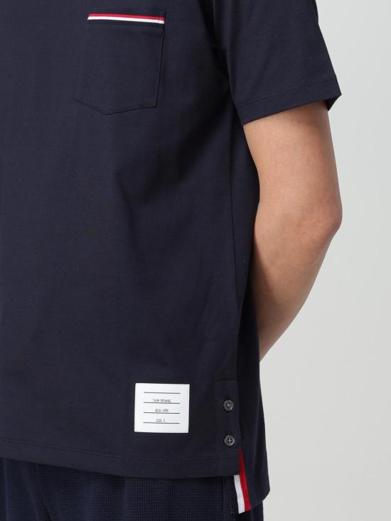 26SS 톰브라운 미디움 웨이트 저지 팁 포켓 크루넥 티셔츠 MJS010A01454 415 Navy - THOM BROWNE