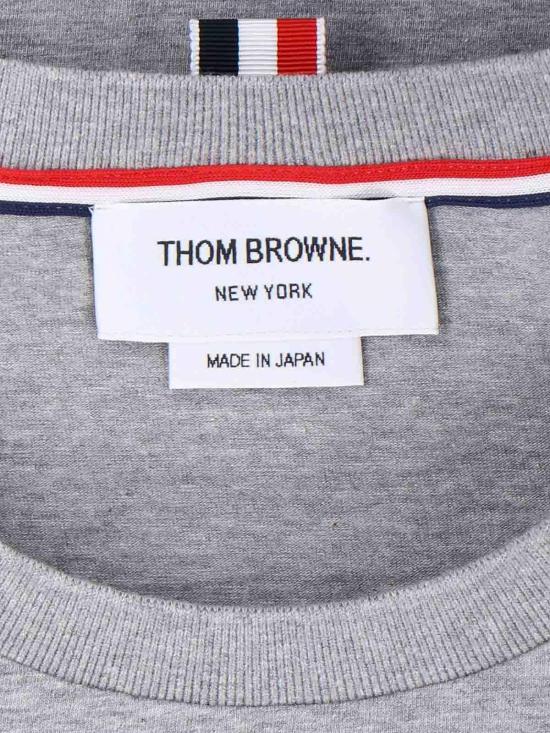 26SS 톰브라운 저지 릴렉스드 사이드 슬릿 티 MJS067A00042055 Grey - THOM BROWNE