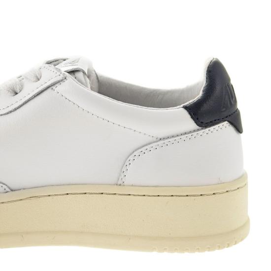  오트리 메달리스트 로우 스니커즈 AULM WHITE BLUE - AUTRY