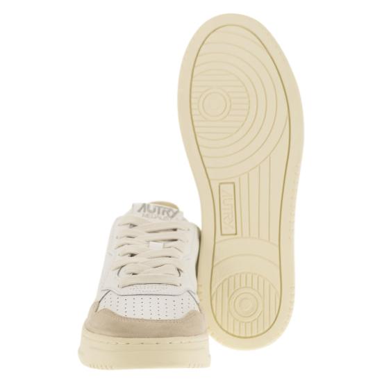  오트리 메달리스트 로우 스니커즈 AULW WHITE SILVER - AUTRY