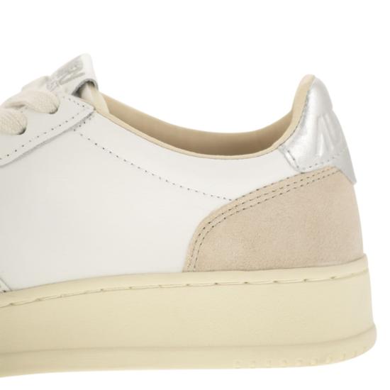  오트리 메달리스트 로우 스니커즈 AULW WHITE SILVER - AUTRY