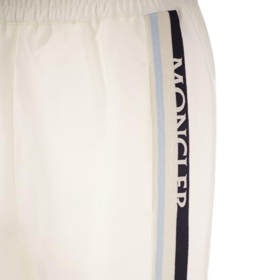  몽클레어 트윌 트레이닝/조거 팬츠 J10932A00001597DR WHITE - MONCLER