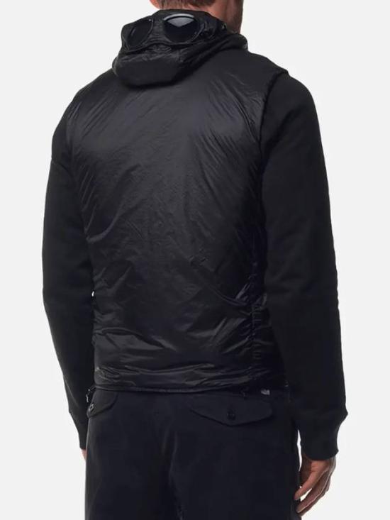  씨피 컴퍼니 베스트 17CMOW037A006099U999 BLACK DOM - C.P. COMPANY