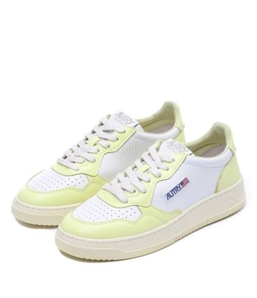  오트리 메달리스트 로우 스니커즈 AULMWB36 DOM