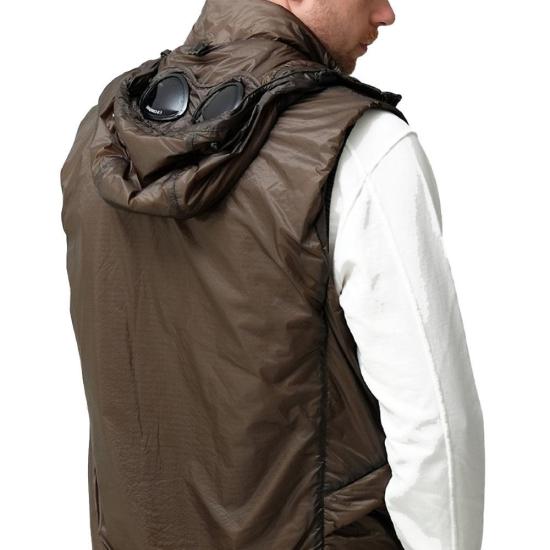  씨피 컴퍼니 베스트 17CMOW037A006099U674 GRAPE LEAF DOM - C.P. COMPANY