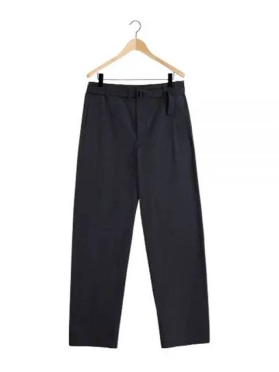  르메르 치노 팬츠 PA1106LF1220506 ANTHRACITE BROWN DOM