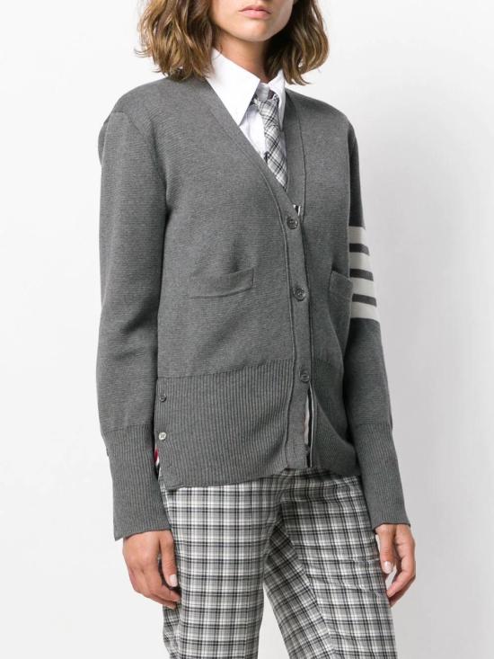 26SS 톰브라운 코튼 4바 밀라노 클래식 브이넥 가디건 FKC207A 00219 035 MED GREY DOM - THOM BROWNE