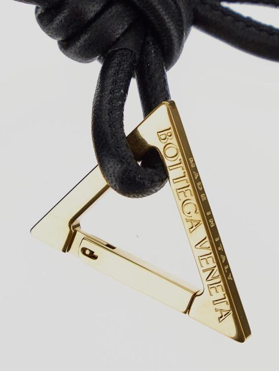  보테가베네타 Double Knot 더블 노트 트라이앵글 나파 가죽 키링 619100V00508425 DOM - BOTTEGA VENETA