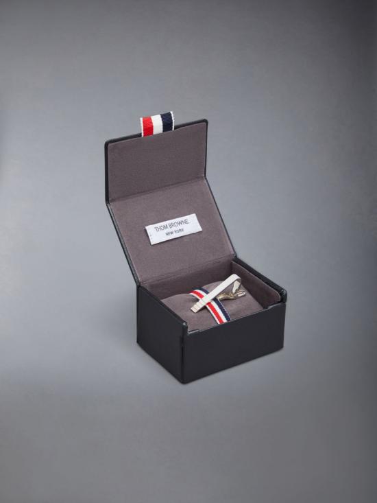 25FW 톰브라운 여행용품 MZT001A00002045 DOM - THOM BROWNE