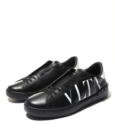  발렌티노 가라바니 스니커즈 2Y0S0830XZU0NI2Y2S0830XZU0NI NERO BIANCO DOM