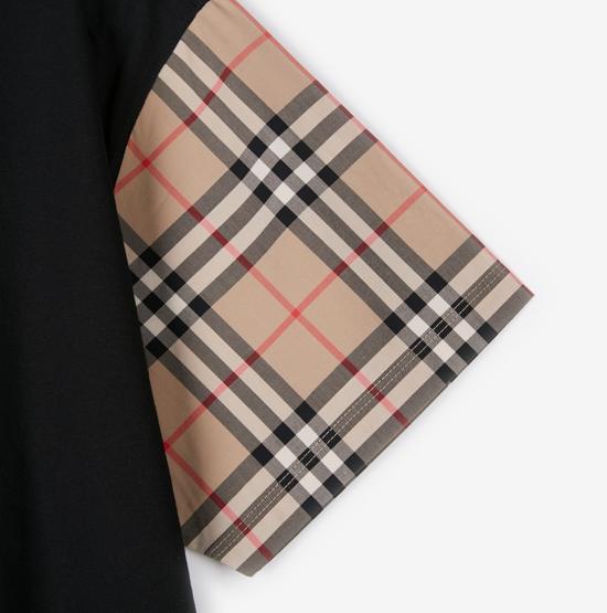  버버리 반팔 티셔츠 VINTAGECHECKSLEEVECOTTONOVERSIZEDTSHIRT8043057 BLACK DOM - BURBERRY