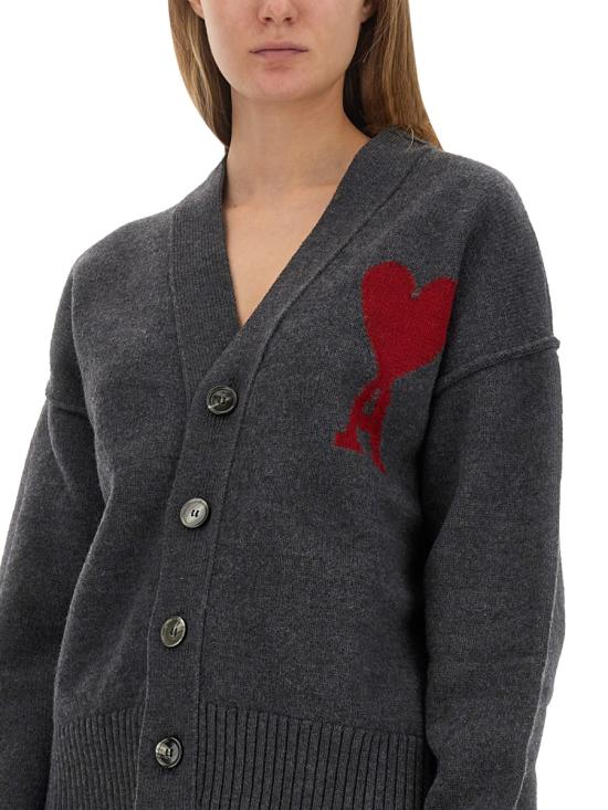  아미 빅하트 로고 가디건 BFUKC006 018 084 HEATHER GREY RED DOM - AMI