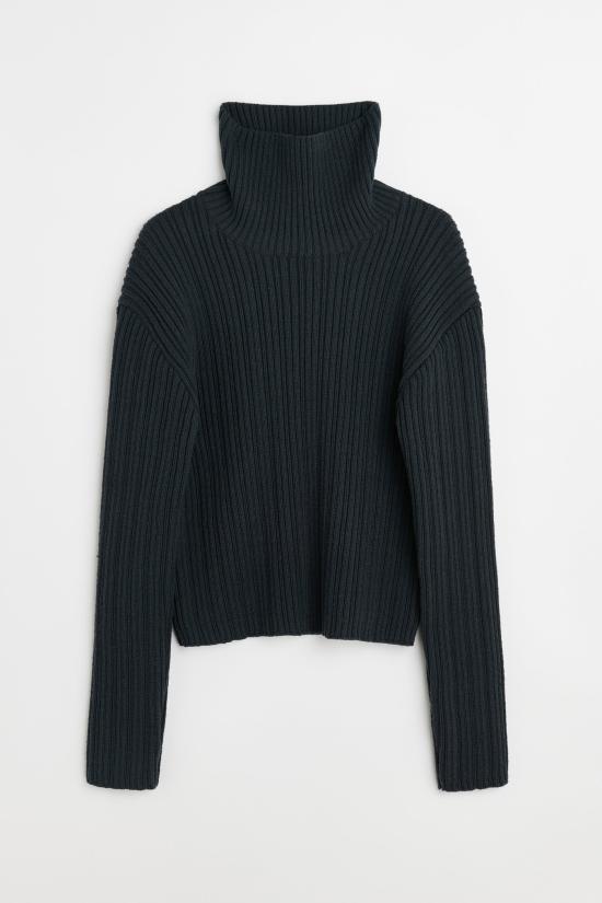  아워레가시 터틀넥 W4243CR BLACK DOM