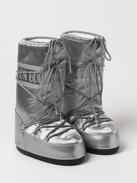 25FW 문부츠 아이콘 글랜스 플래티넘 새틴 부츠 80D1401680 H001 Silver - MOON BOOT