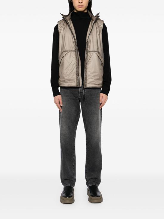  씨피 컴퍼니 베스트 17CMOW037A006099U327 VINTAGE KHAKI DOM - C.P. COMPANY