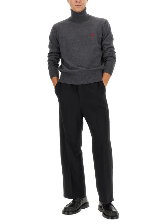  아미 스몰 하트 로고 자수 터틀넥 HKS411KN0025055 GRAY DOM - AMI