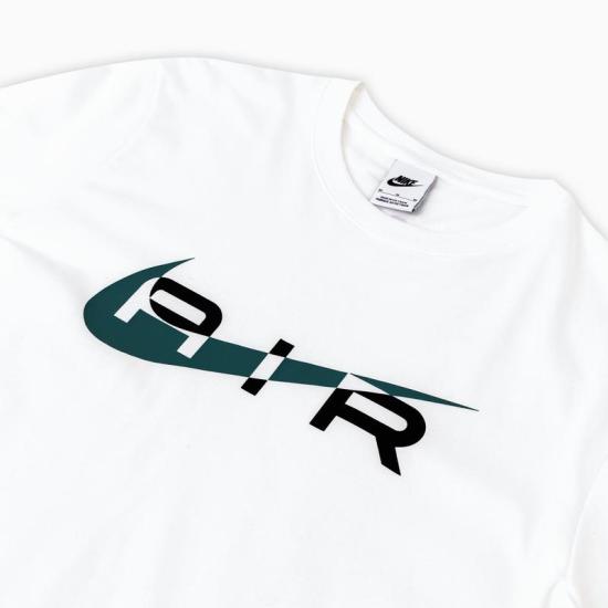  나이키 에어 스우시 프린트 티셔츠  FN7704101 WHITE DOM - NIKE