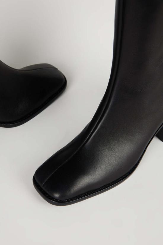  인텐셔널리 블랭크 부츠 "의도적으로." 컨투어 - INTENTIONALLY BLANK