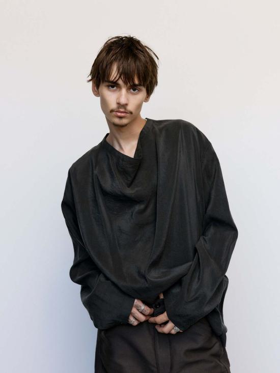  르메르 긴팔 티셔츠 드라이실크 라이트 바레즈 다크 에스프레소 - LEMAIRE