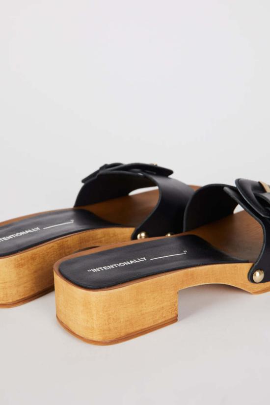  인텐셔널리 블랭크 뮬/슬리퍼 "의도적으로." Mar Clog - INTENTIONALLY BLANK