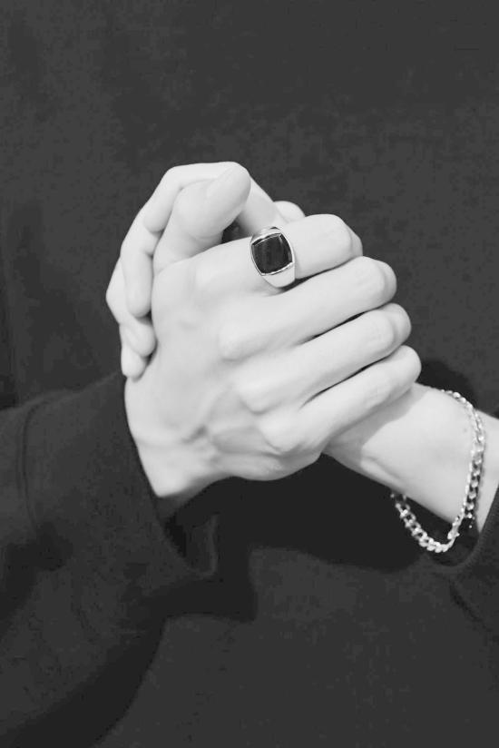  톰우드 반지 쿠션링 실버/블랙 오닉스 - TOM WOOD