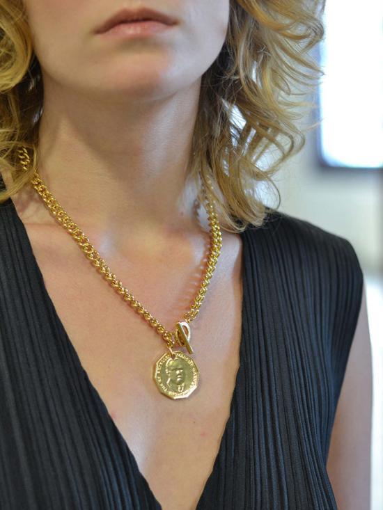  마틴로즈 네크리스 Martine Rose X Ll Llc Marcus Garvey 코인 목걸이 골드