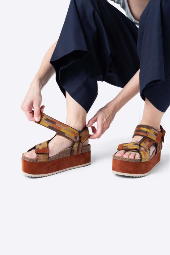  인텐셔널리 블랭크 샌들 "의도적으로." Zona 플랫폼 샌들 - INTENTIONALLY BLANK