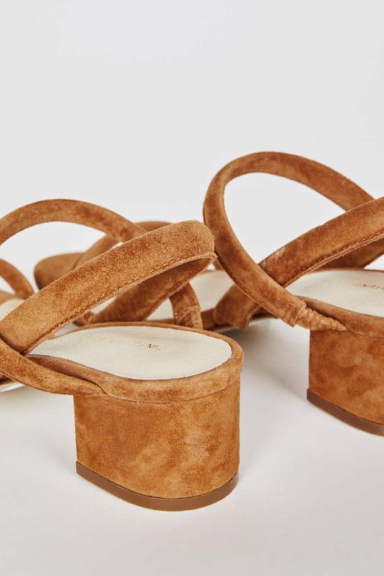  인텐셔널리 블랭크 샌들 "의도적으로." 키미 스웨이드 힐 세이지/토니 - INTENTIONALLY BLANK