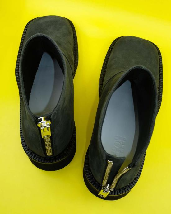  MM6 메종마르지엘라 부츠 Mm6 메종 마르지엘라 리버스 레더 스퀘어 토 플랫폼 앵클  그레이 - MM6 MAISON MARGIELA