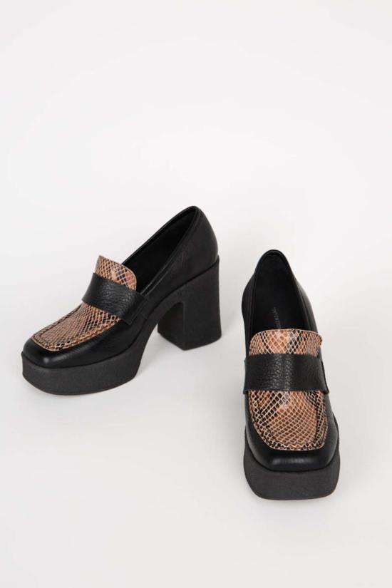  인텐셔널리 블랭크 로퍼 "의도적으로." 덱스 플랫폼 힐 멀티 - INTENTIONALLY BLANK