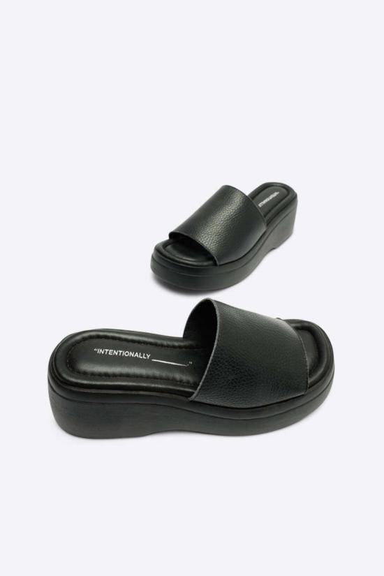  인텐셔널리 블랭크 뮬/슬리퍼 "의도적으로." 에섹스 웨지