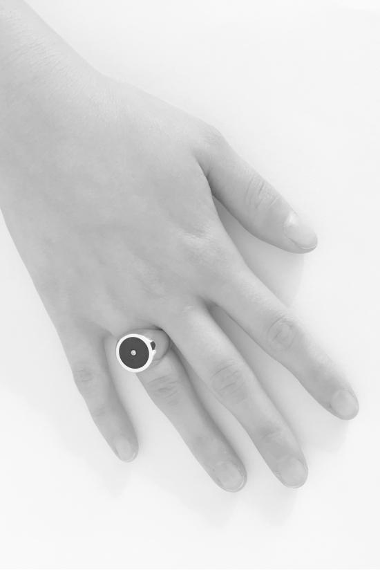  레기어 반지 레지에 오닉스 다이아몬드 시그넷 링 브라스/블랙 - LEGIER