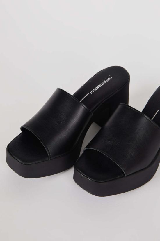  인텐셔널리 블랭크 뮬/슬리퍼 "의도적으로." 메리 힐 블랙 - INTENTIONALLY BLANK