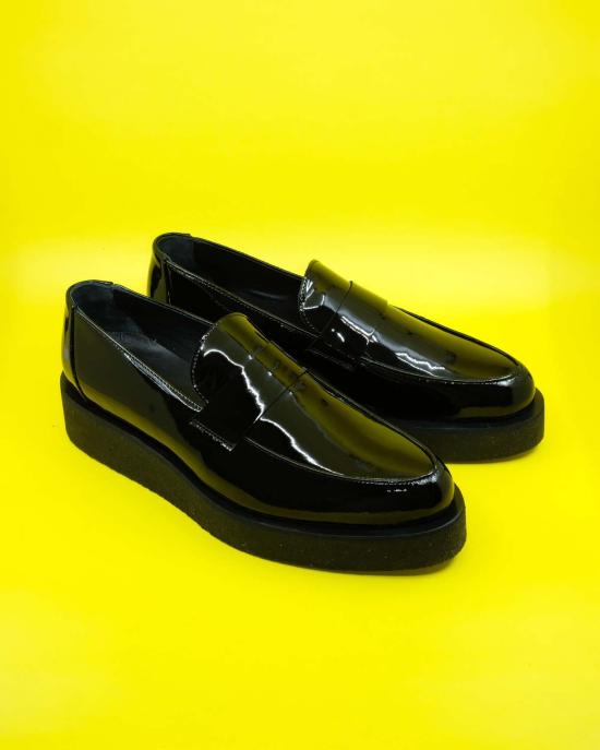  어니스트 더블유 베이커 로퍼 어니스트 W. 베이커 페이턴트 레더 크리퍼  블랙