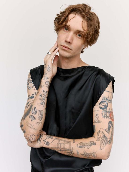  MM6 메종마르지엘라 블라우스 Mm6 메종 마르지엘라 지퍼 슬리브리스  블랙