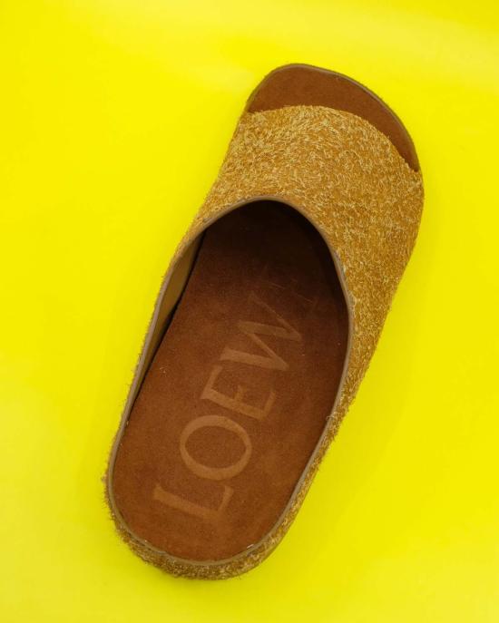  로에베 샌들 브러시드 스웨이드 라고  탄 - LOEWE